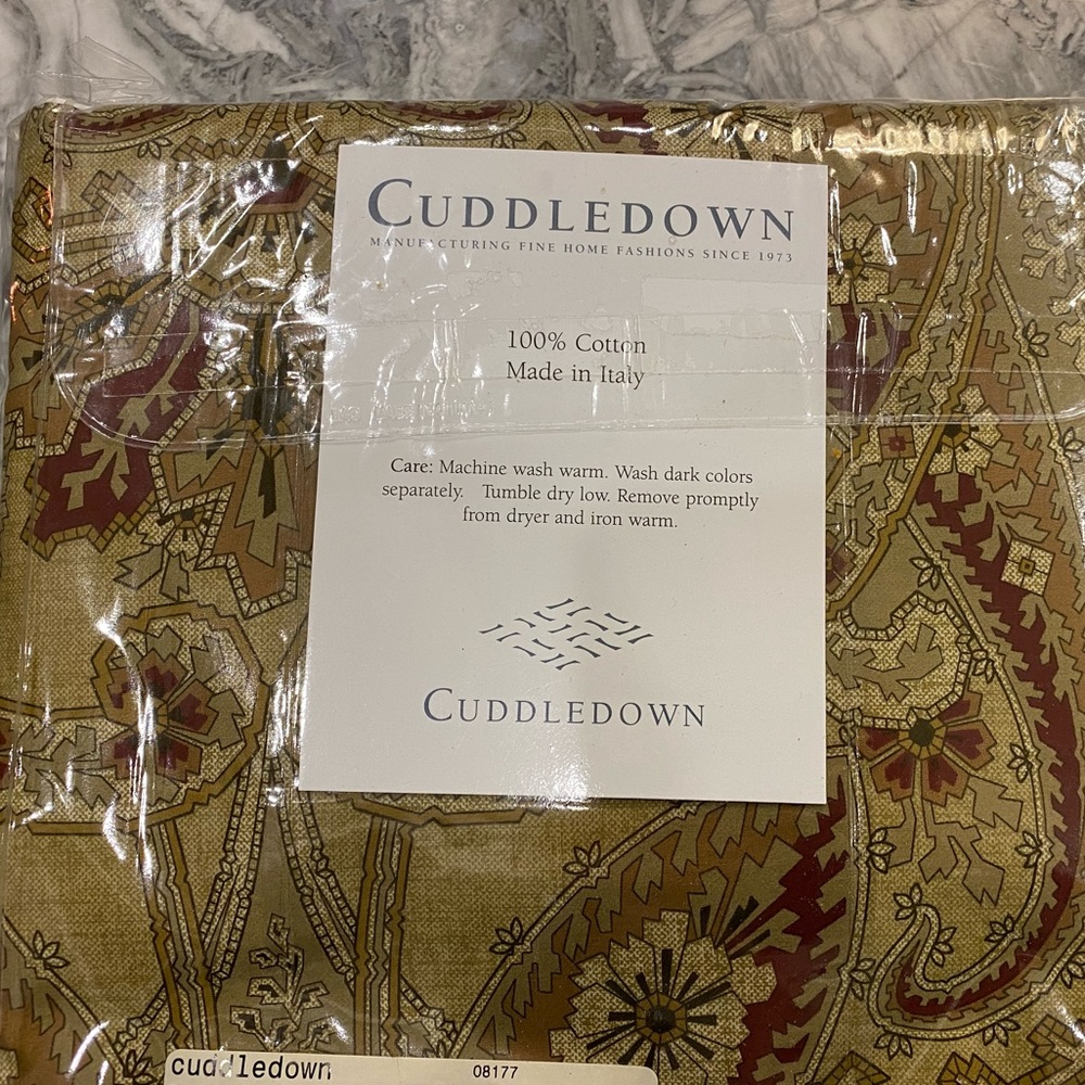 Cuddledown Queen Bedskirt